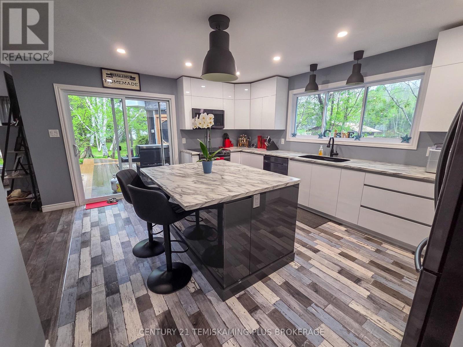 794022 ISLAND ROAD - 9