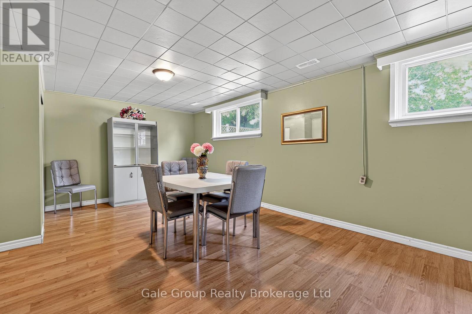 308 WILLOWGROVE CRESCENT - 21