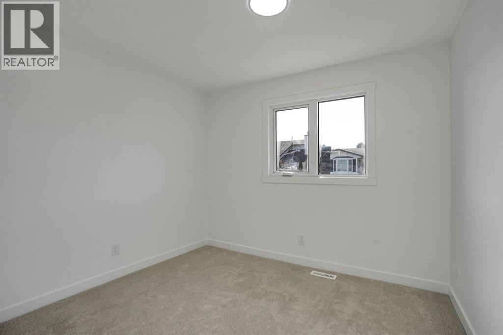 20 Templehill Crescent NE - 21