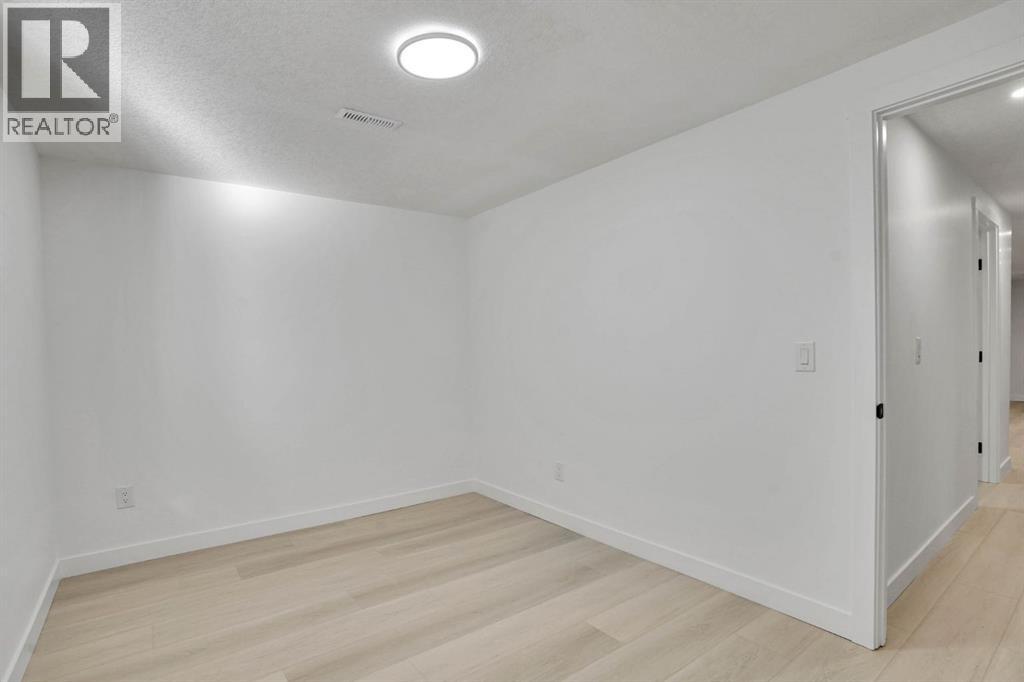 20 Templehill Crescent NE - 34
