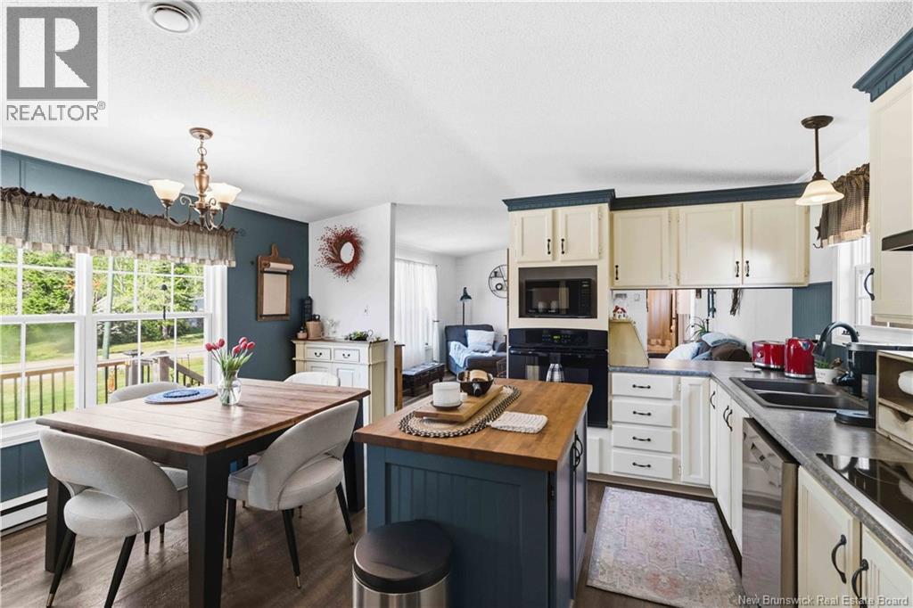 4 Cedar Street - 9