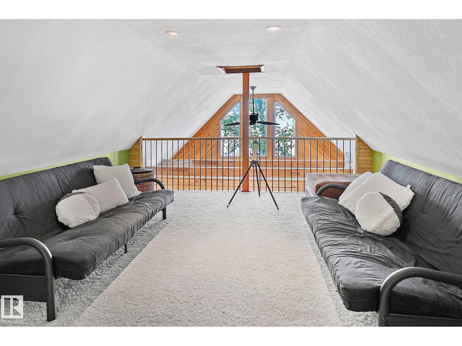 16 WILLOW AV - 34