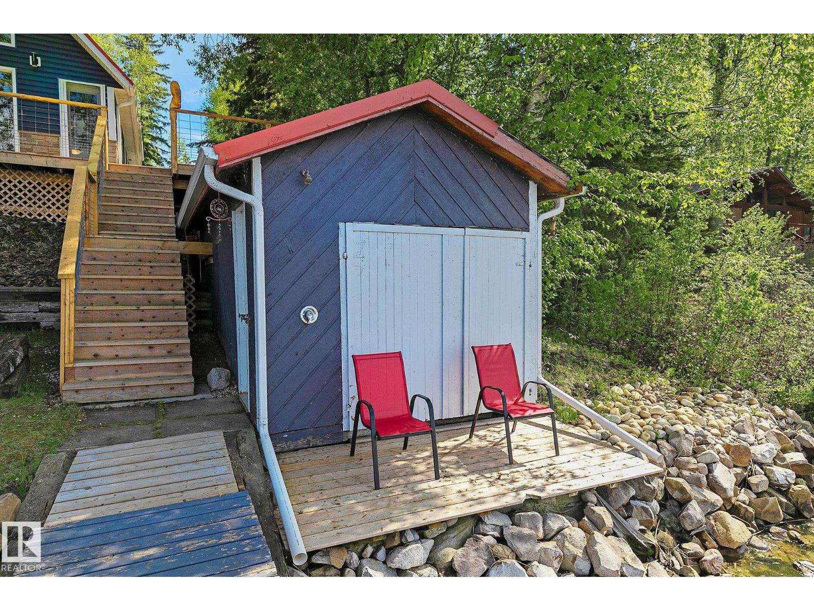 16 WILLOW AV - 48