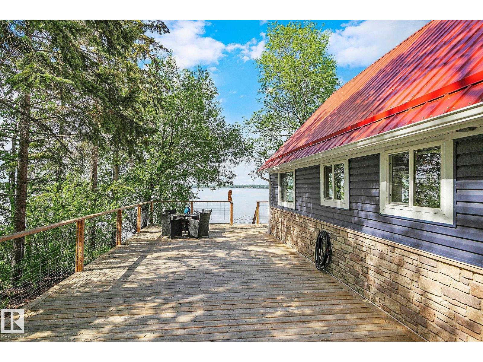 16 WILLOW AV - 52