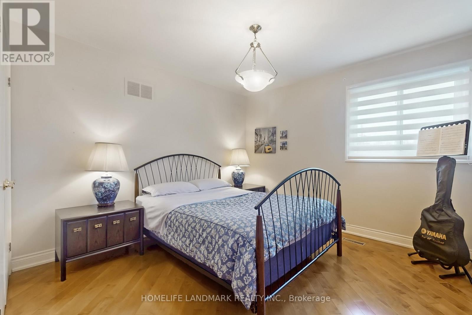 8 PRESCOTT COURT - 23