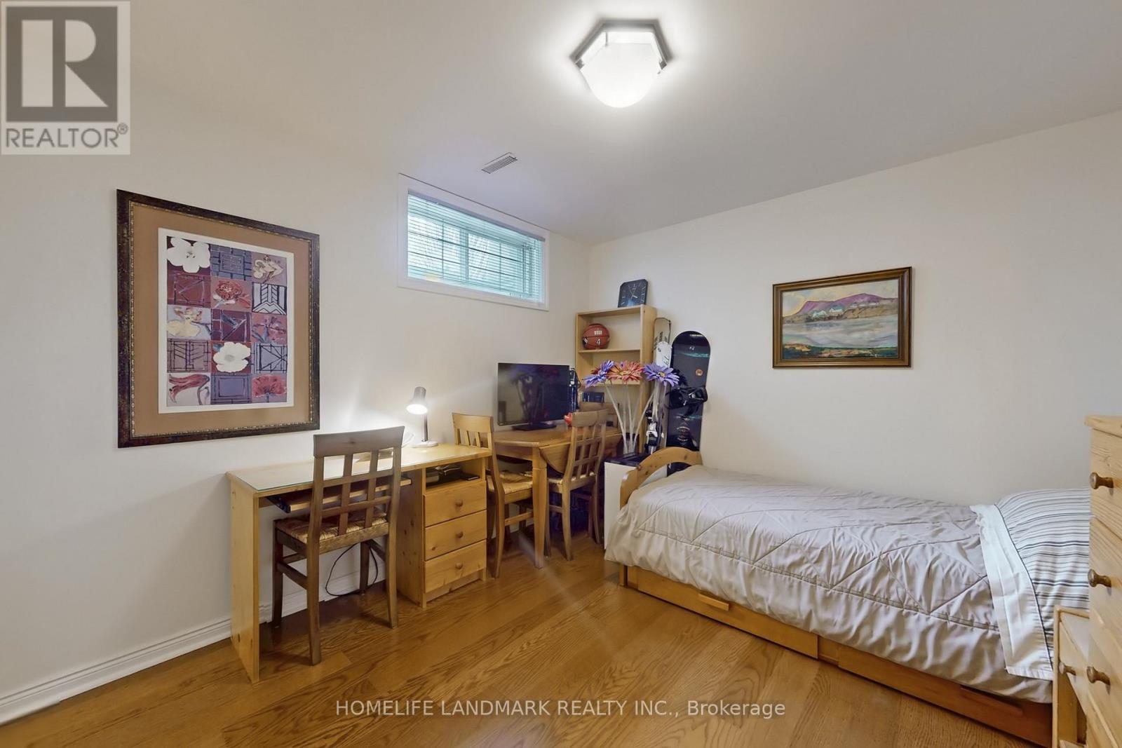 8 PRESCOTT COURT - 36