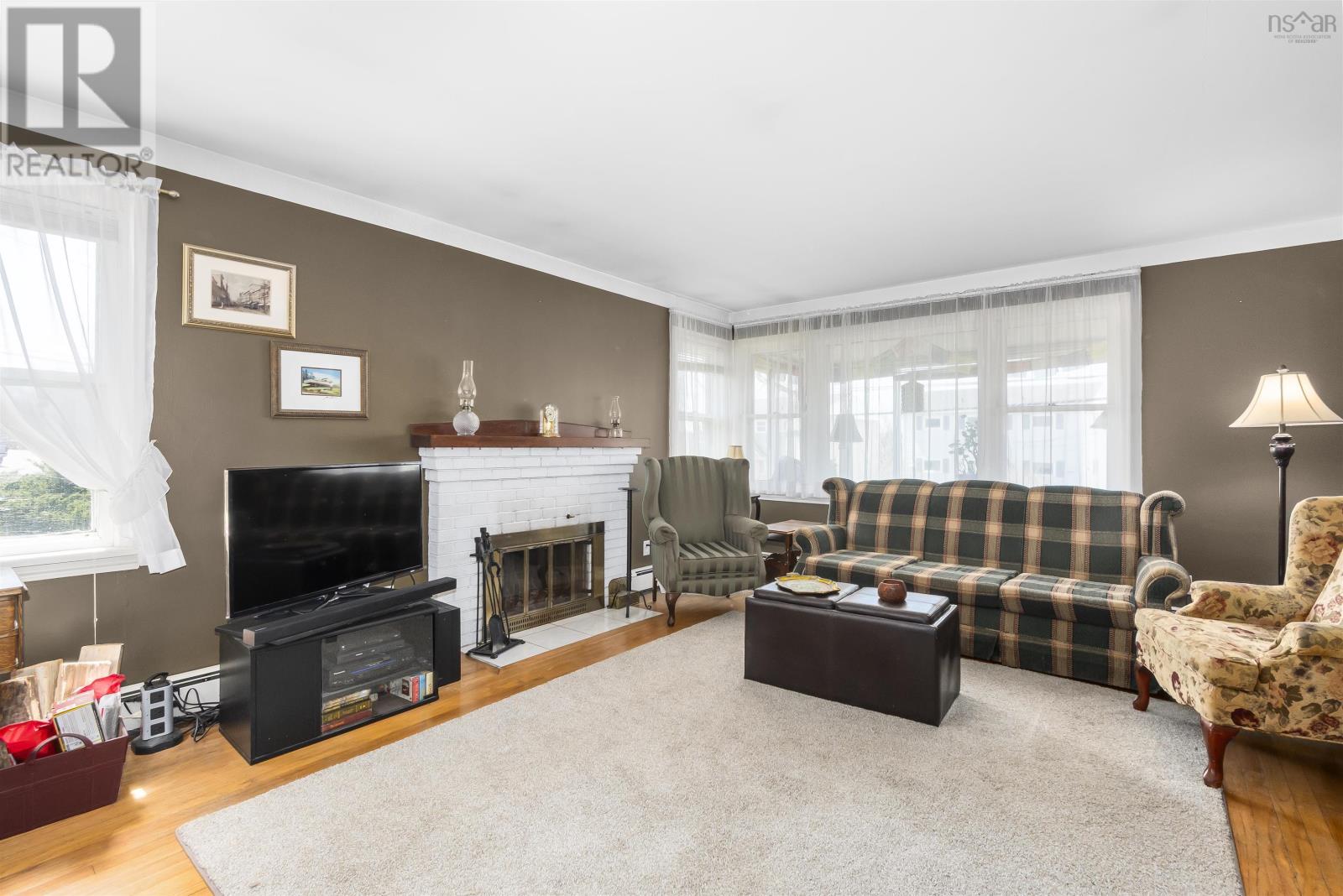 8 Curley Drive - 8