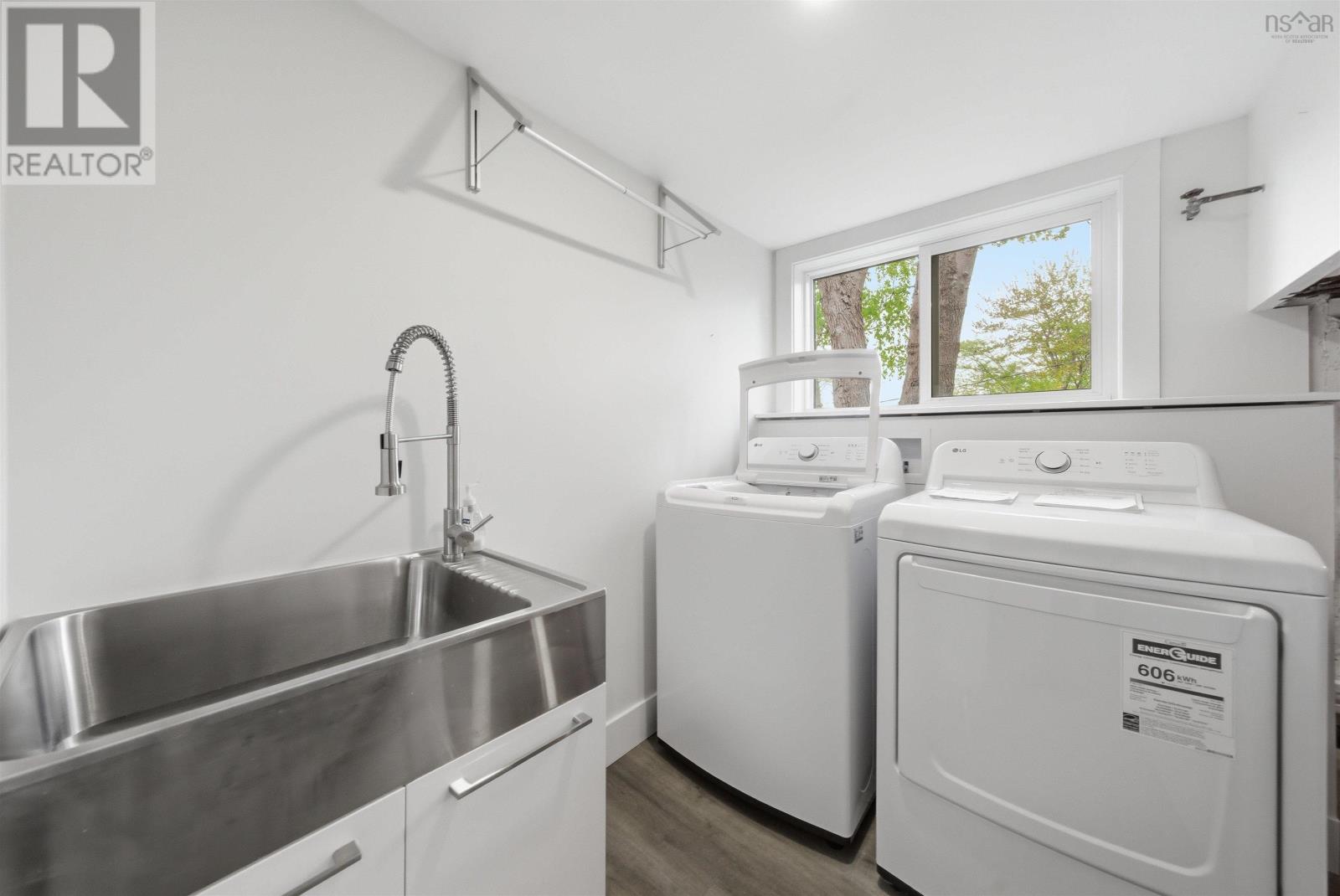 26 Gateway Road - 36
