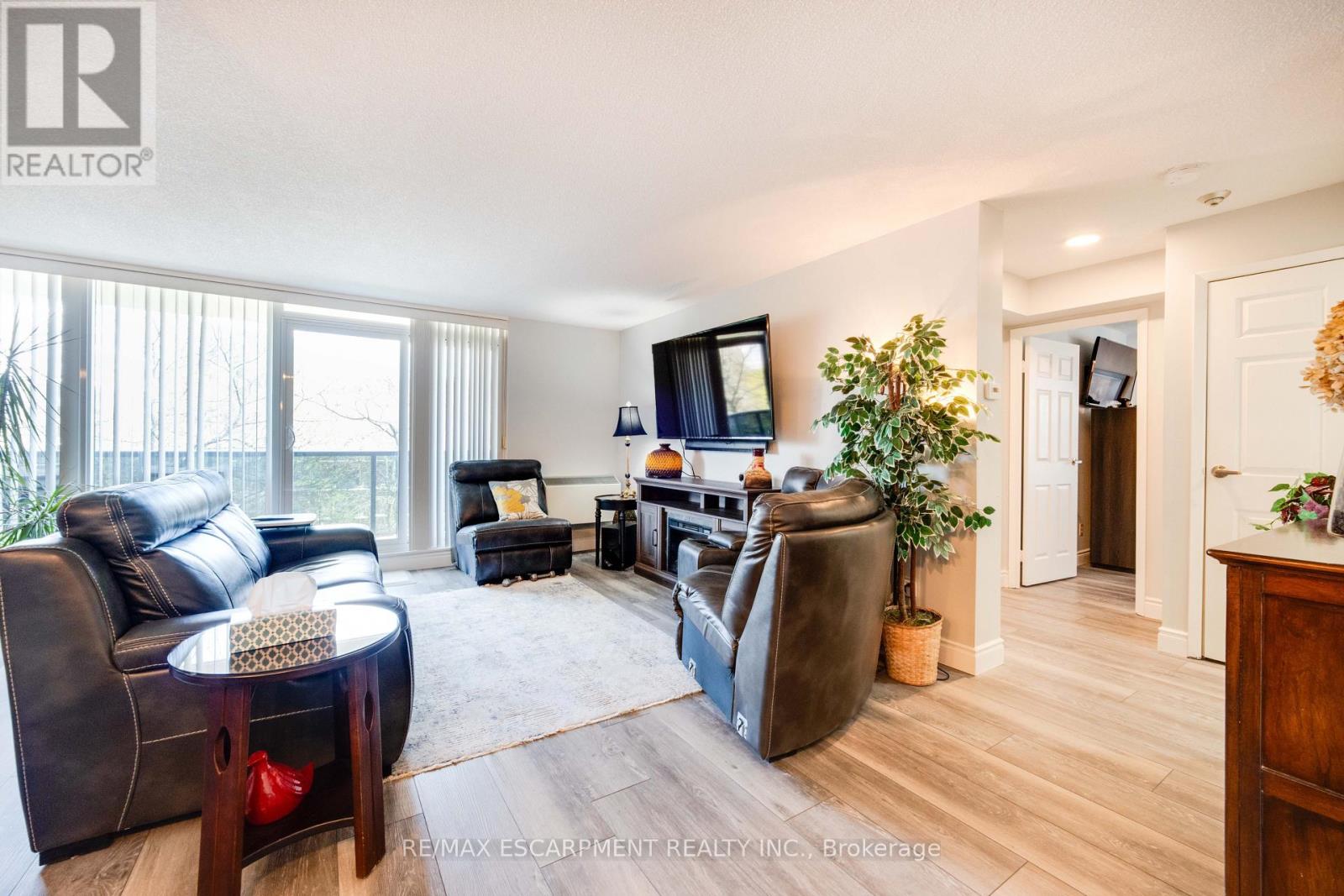 #401 9 BONHEUR COURT - 7