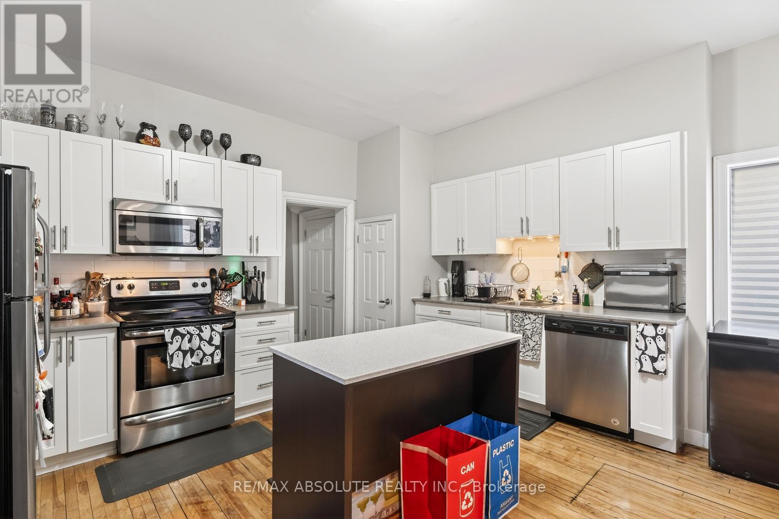 3 Bed, 1 Bath House for Sale in Ottawa – 231 BELL STREET N, Ottawa – MLS# X13212554 - Image 3