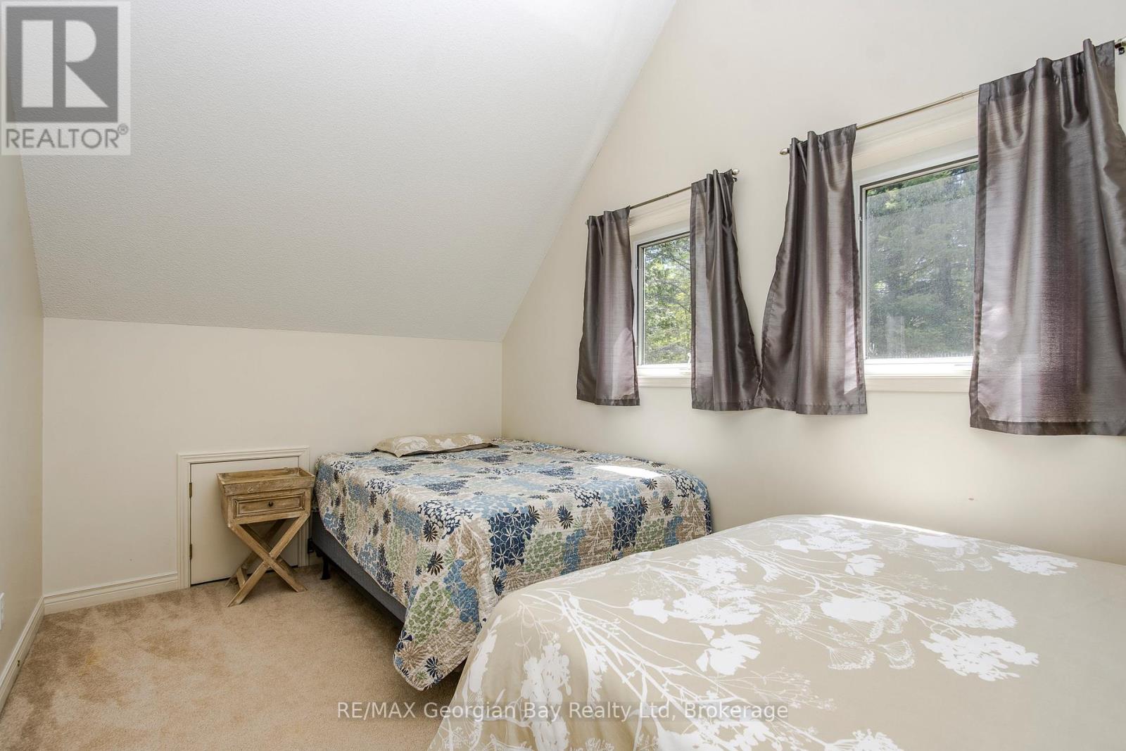 2 RIDOUT COURT - 17