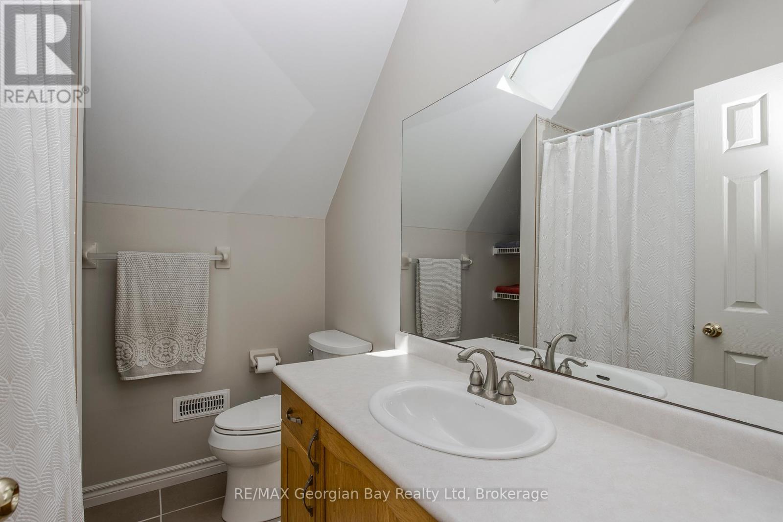 2 RIDOUT COURT - 18