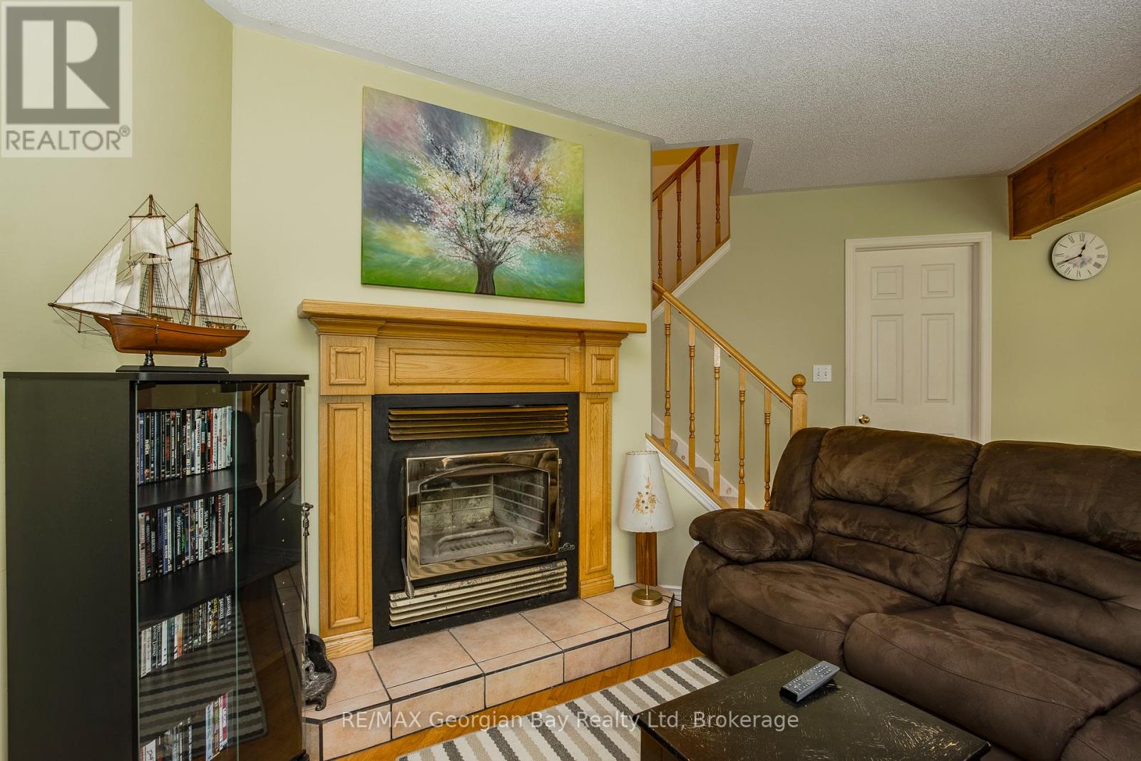 2 RIDOUT COURT - 4
