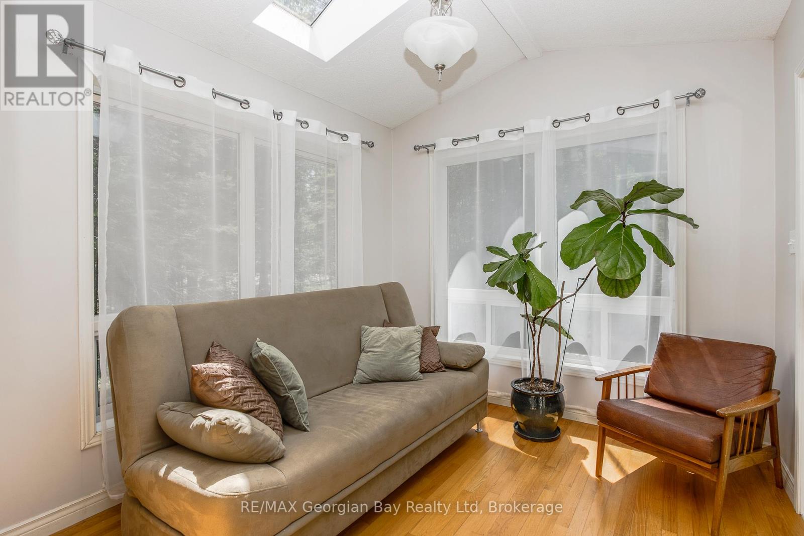 2 RIDOUT COURT - 8