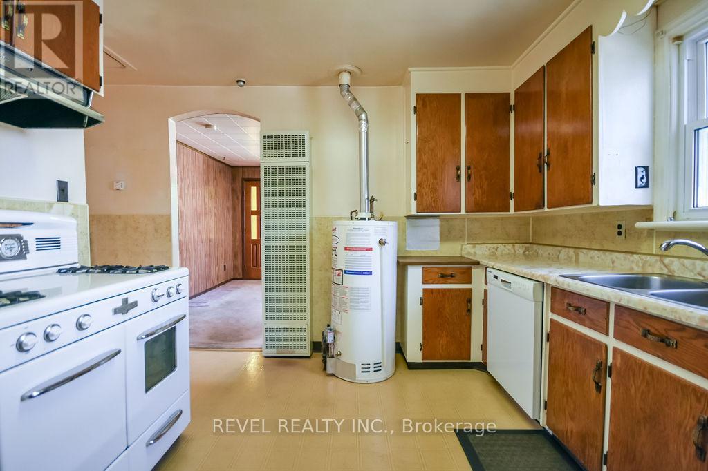 110 QUEEN STREET - 11