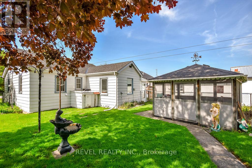 110 QUEEN STREET - 22