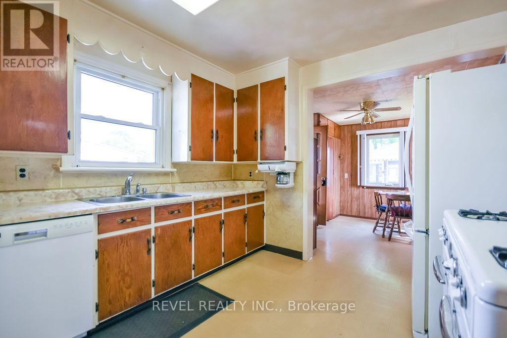 110 QUEEN STREET - 9