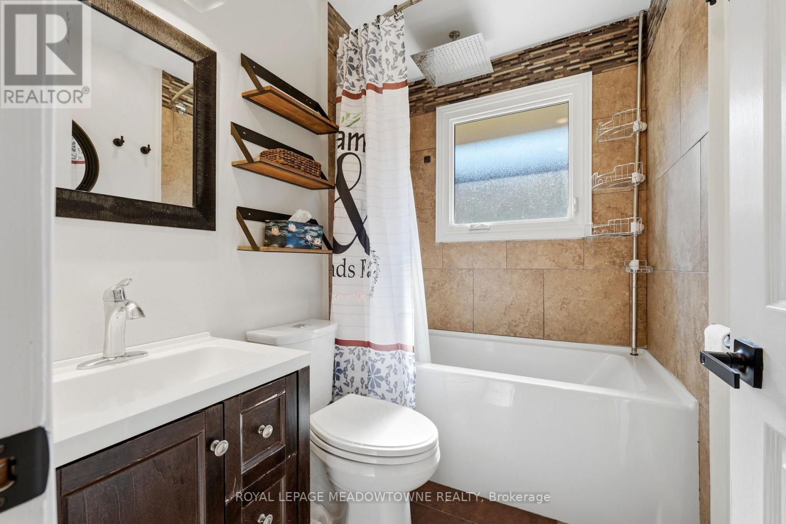 26 MOULTREY CRESCENT - 13