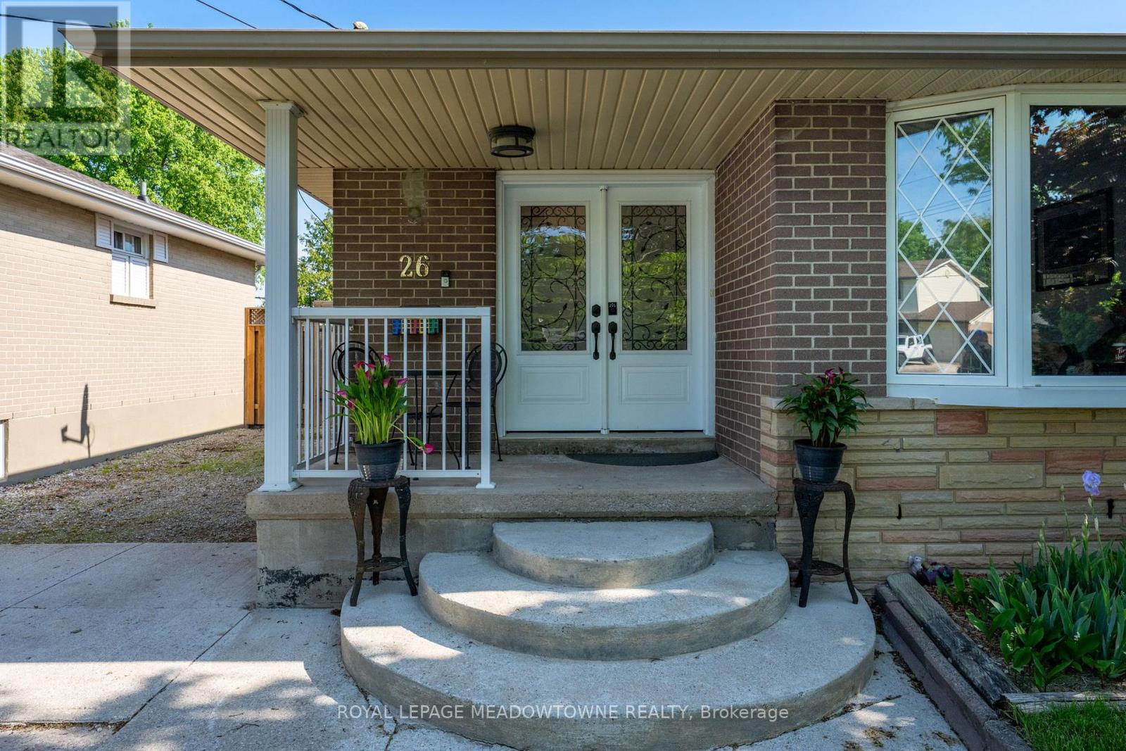 26 MOULTREY CRESCENT - Image 2