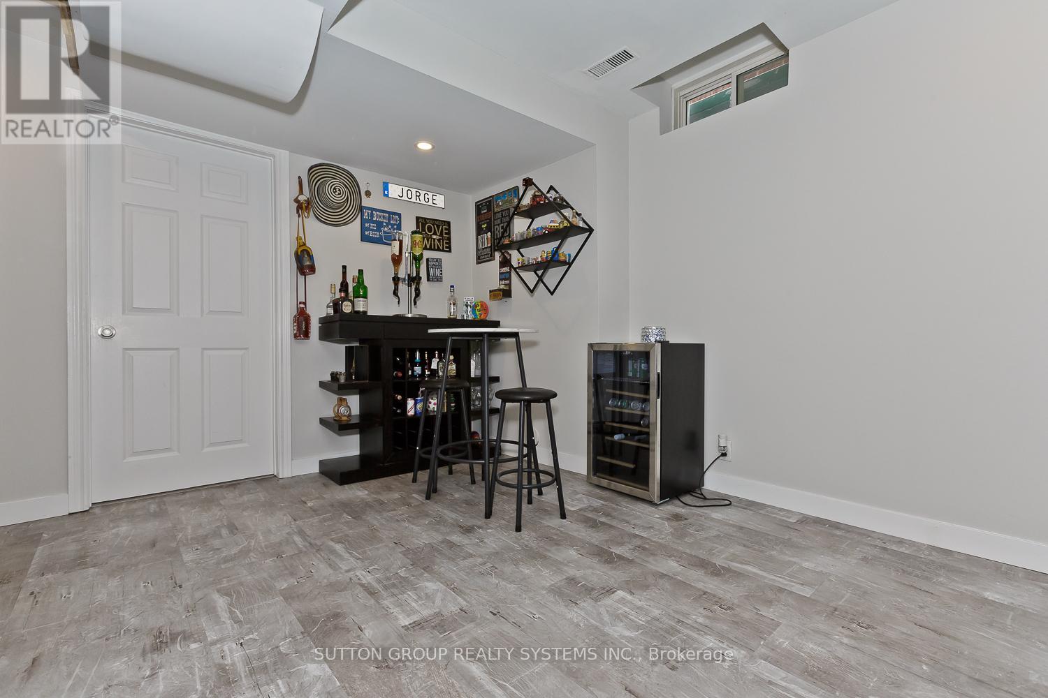 OPEN HOUSE SUNDAY 2:00 PM - 220 PETTIGREW TRAIL - 33
