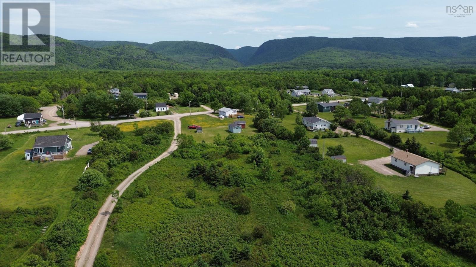 225 LaPointe Road - 6
