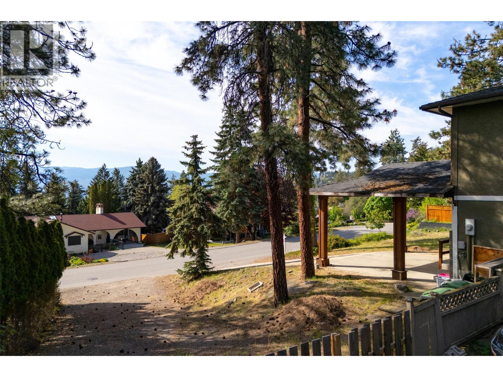  1242 Bowes Road, West Kelowna