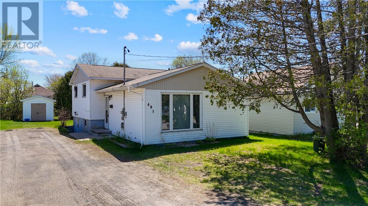 481 ADELAIDE Street - 1