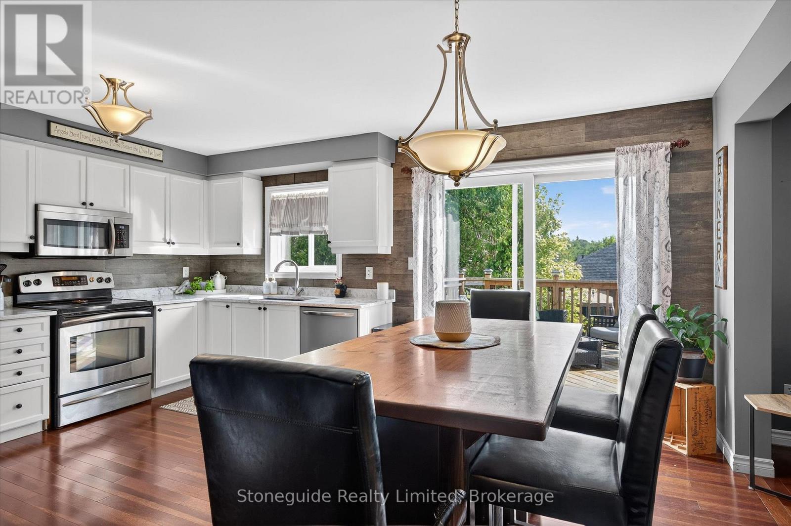 1726 RAVENWOOD DRIVE - 14