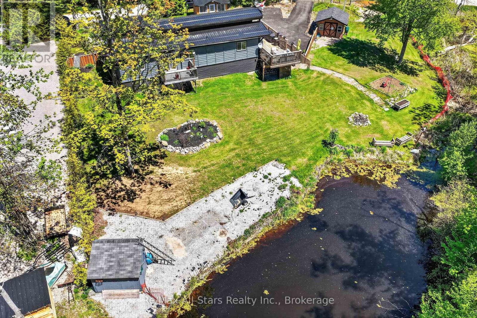 28 PINE RIDGE ROAD - 32