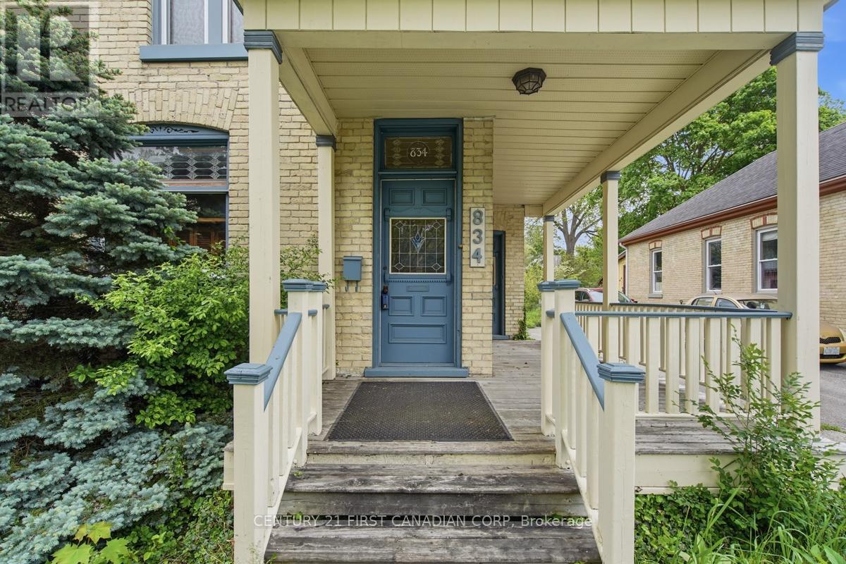 834 COLBORNE STREET - 2