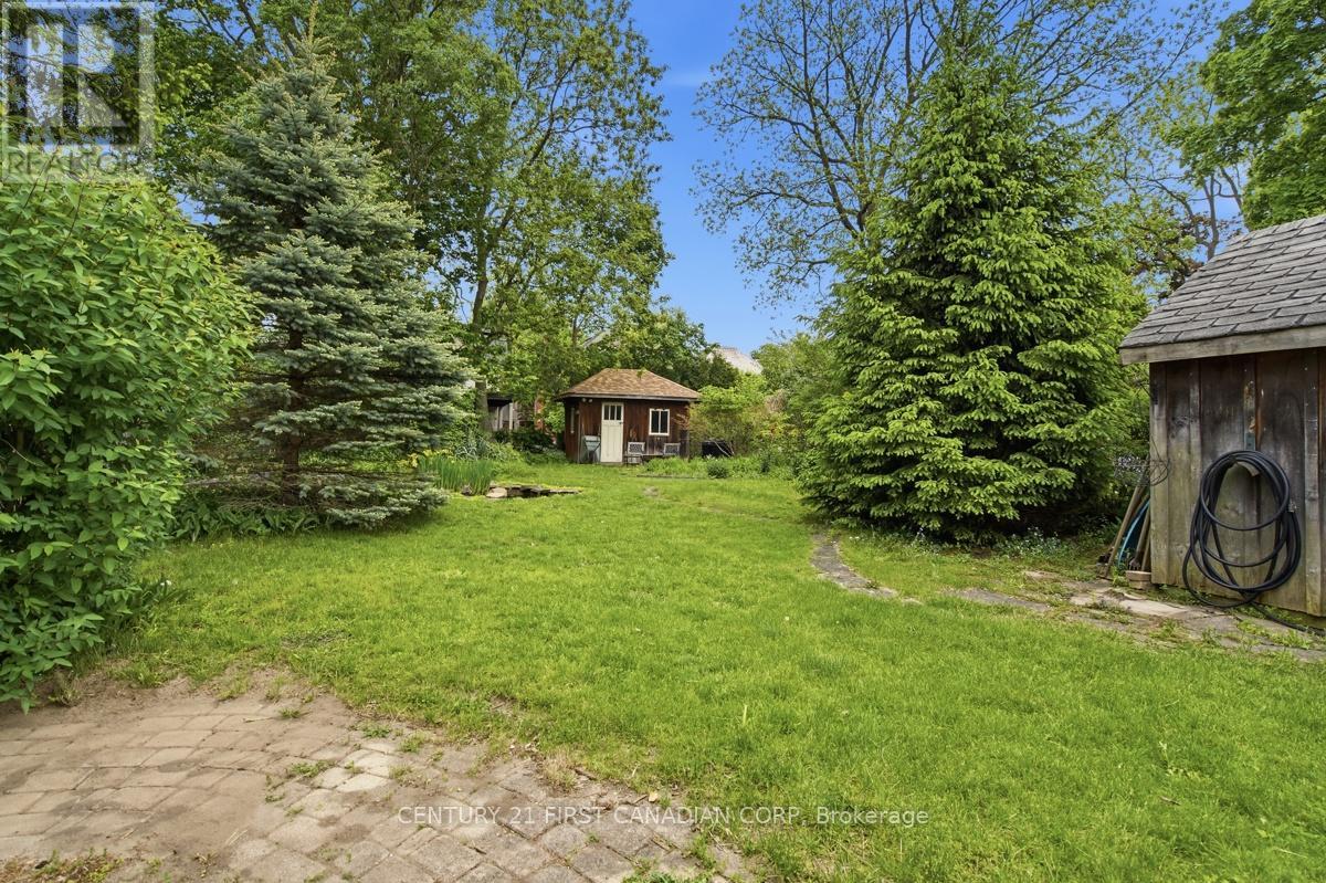 834 COLBORNE STREET - 34