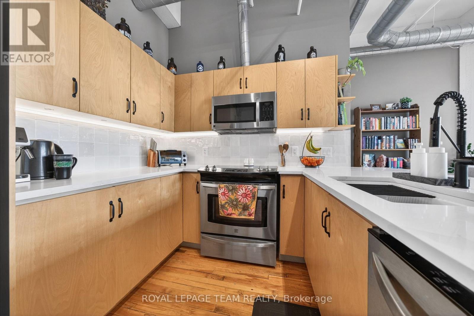 #307 45 SPENCER STREET - 33