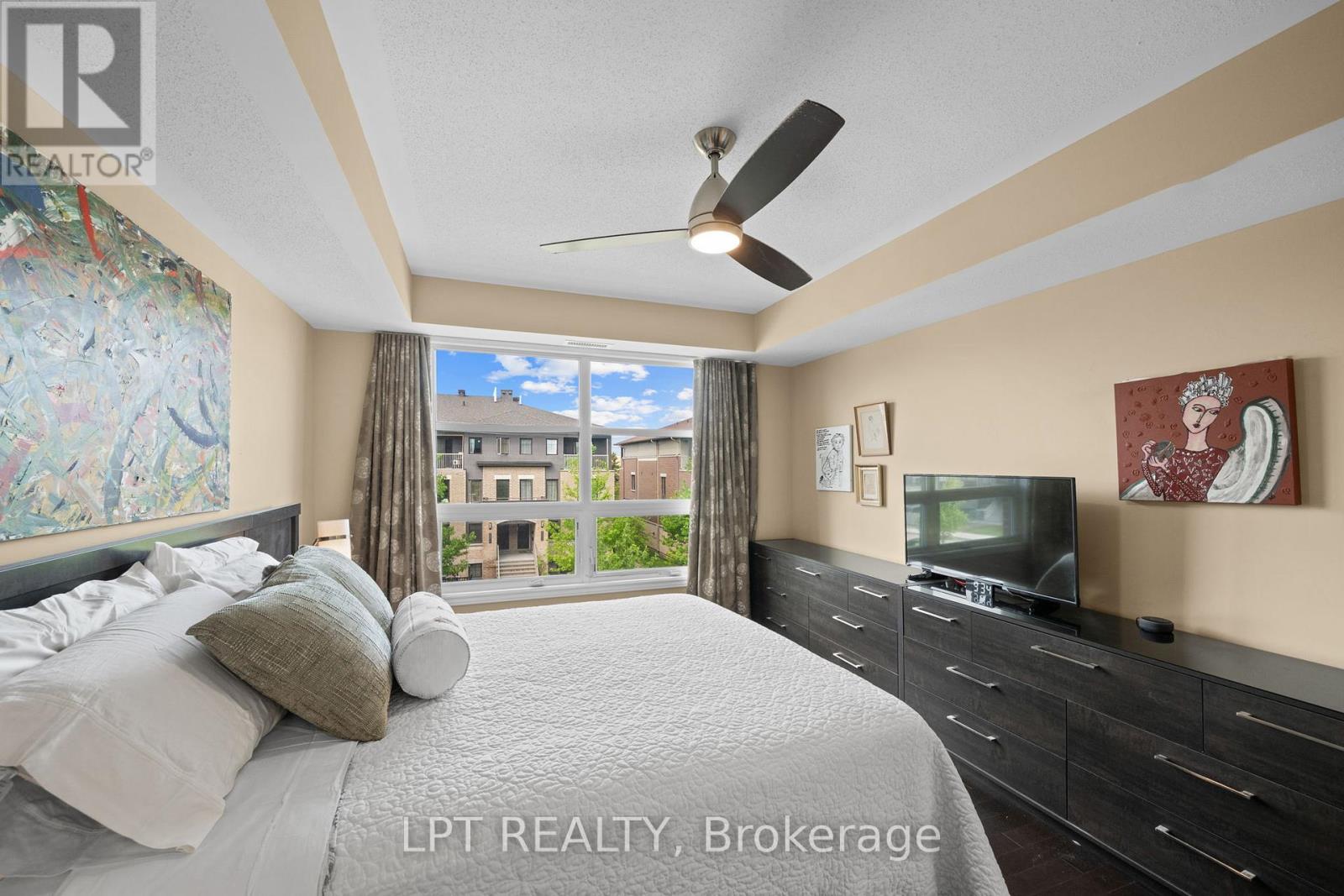 #301 298 GLENROY GILBERT DRIVE - 26