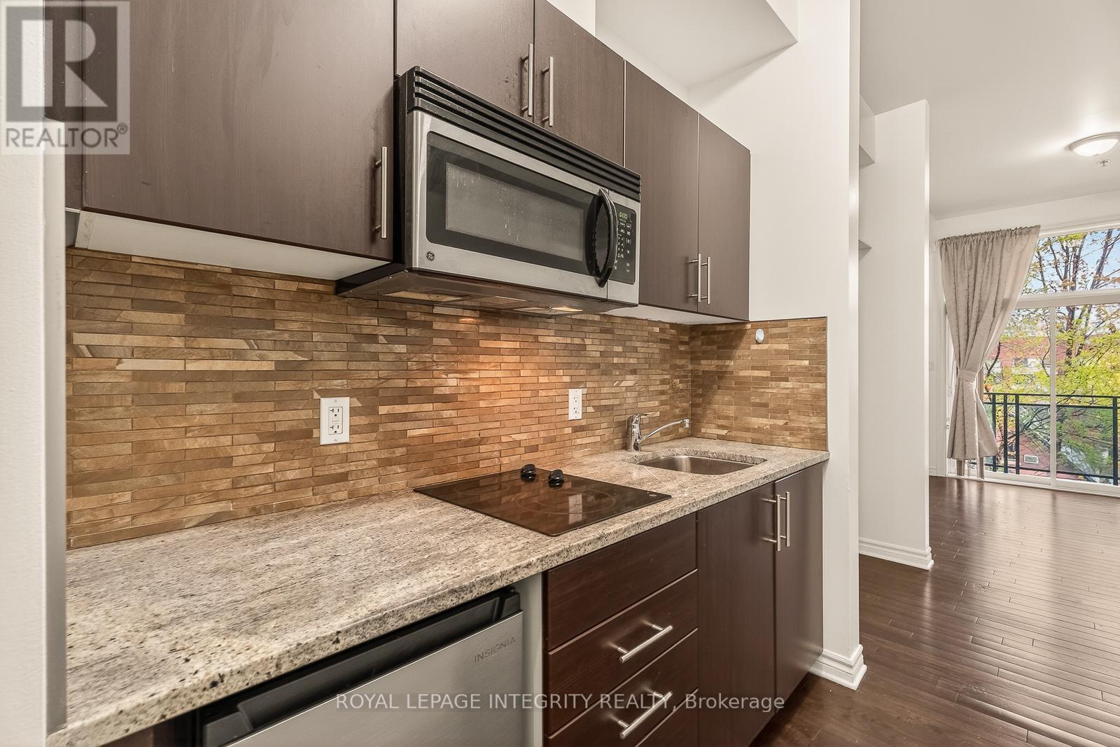 #506 429 KENT STREET - 12