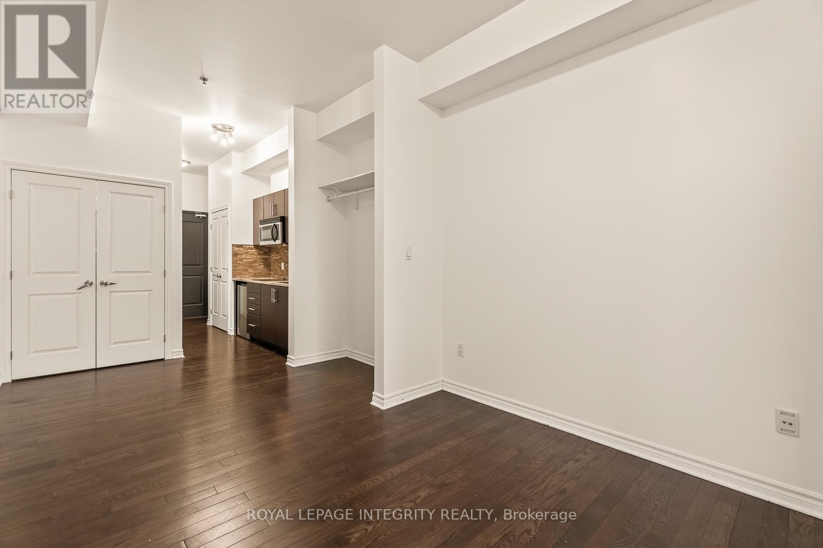 #506 429 KENT STREET - 19