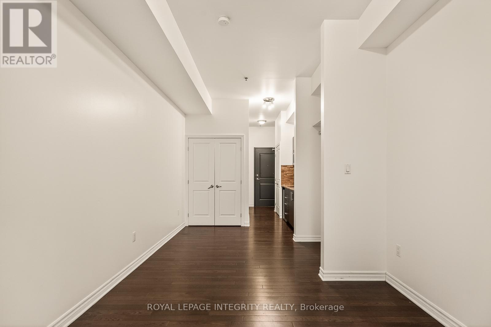 #506 429 KENT STREET - 20