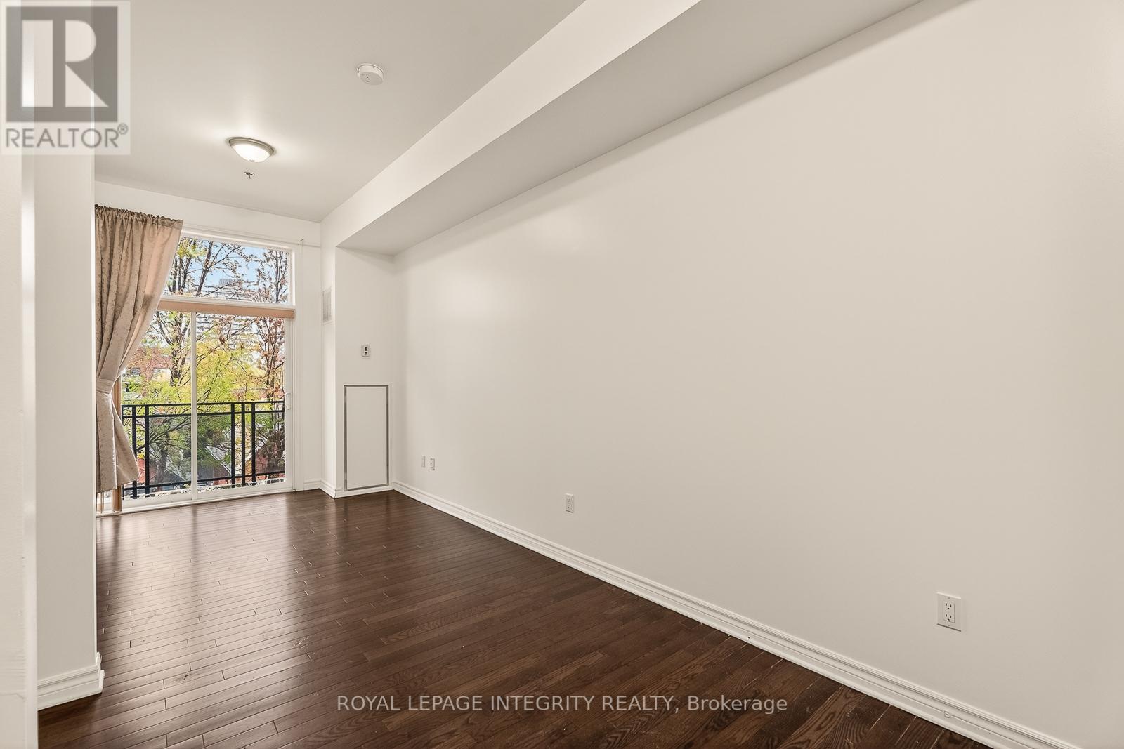 #506 429 KENT STREET - 23