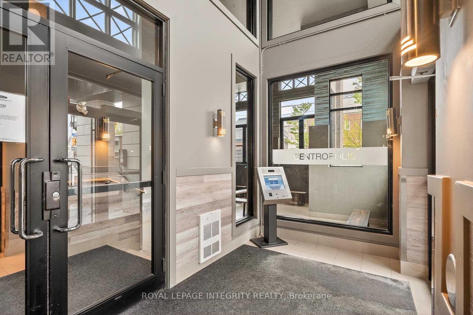 #506 429 KENT STREET - 3