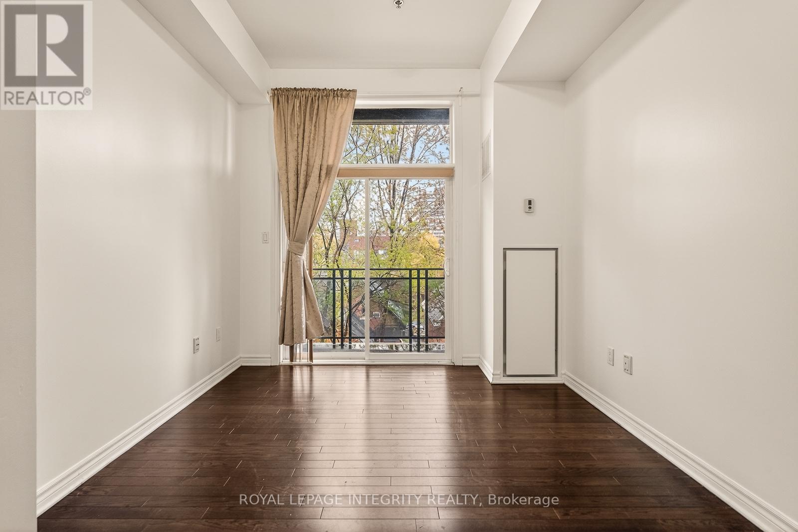 #506 429 KENT STREET - 31