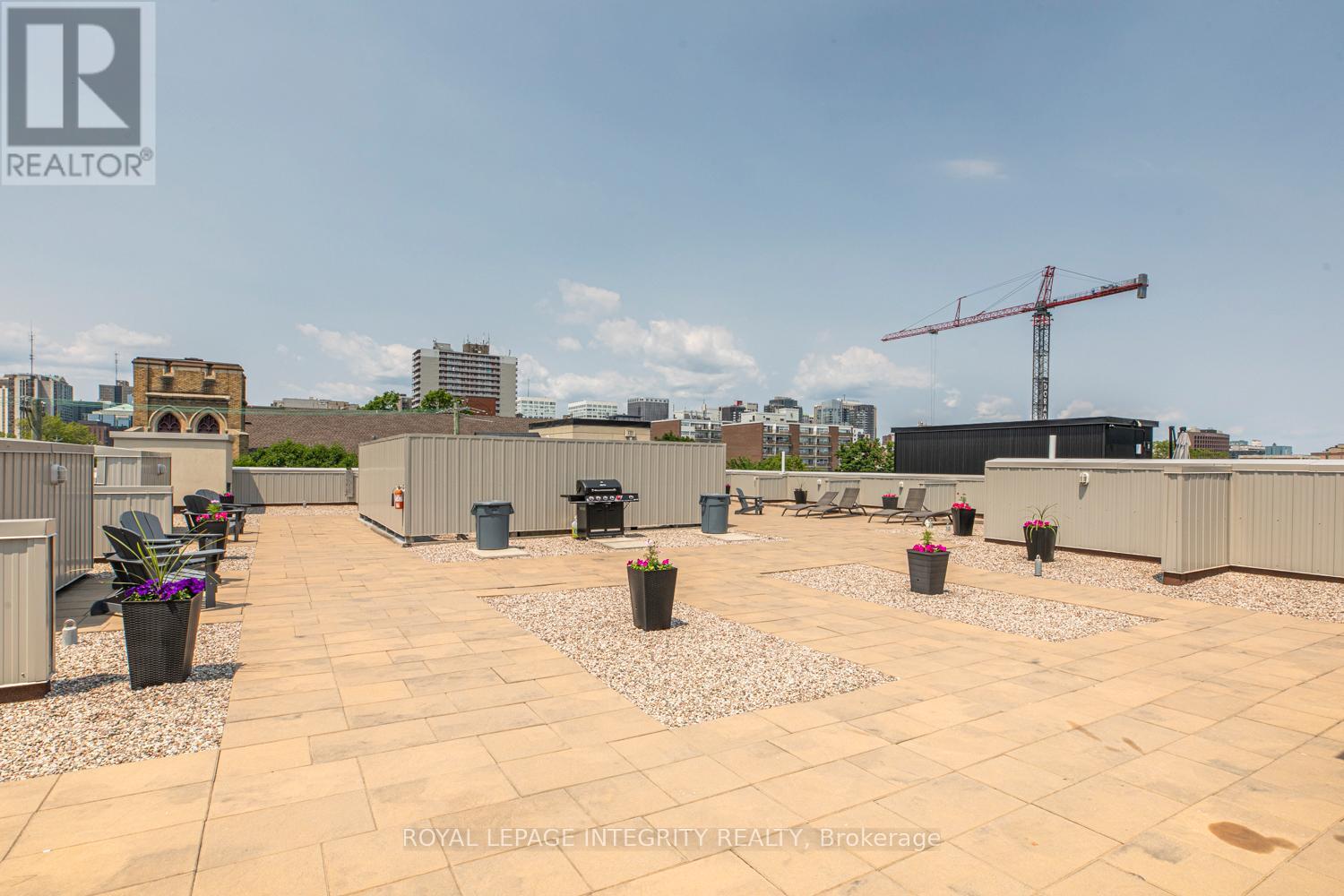 #506 429 KENT STREET - 38