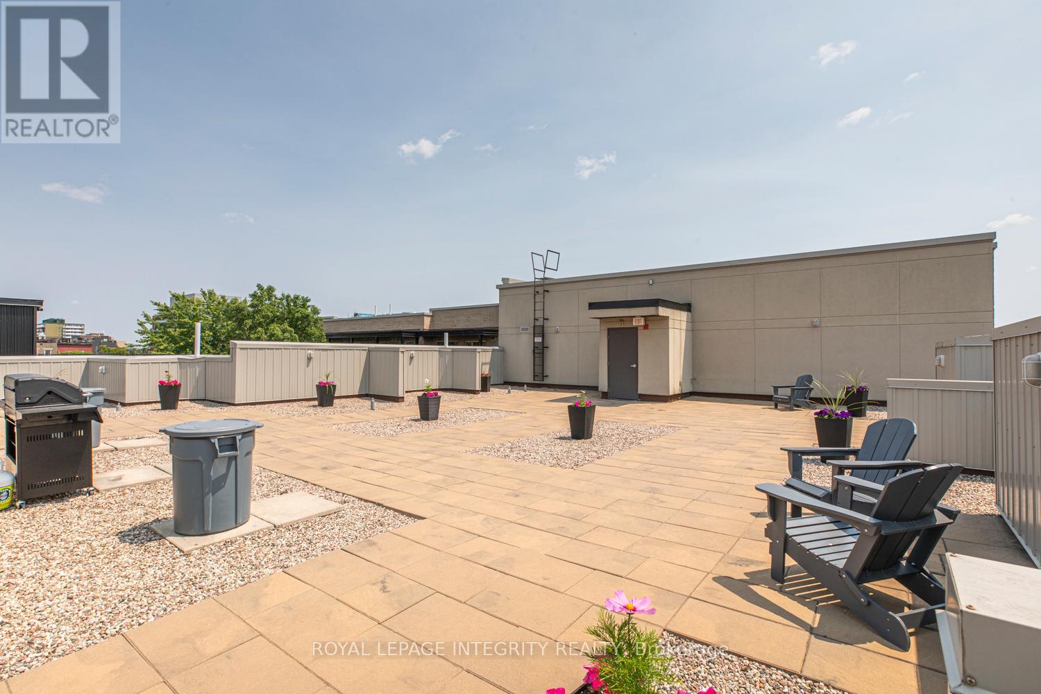 #506 429 KENT STREET - 39