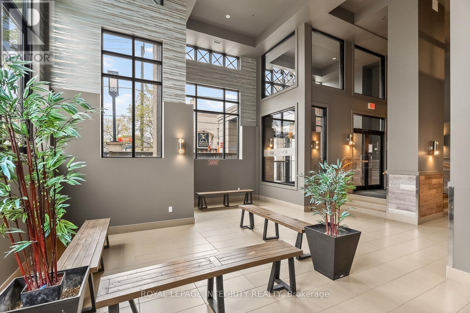 #506 429 KENT STREET - 5