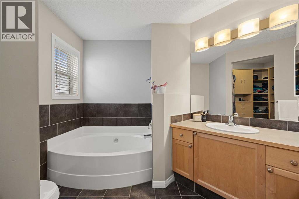 218 Wentworth Park SW - 31