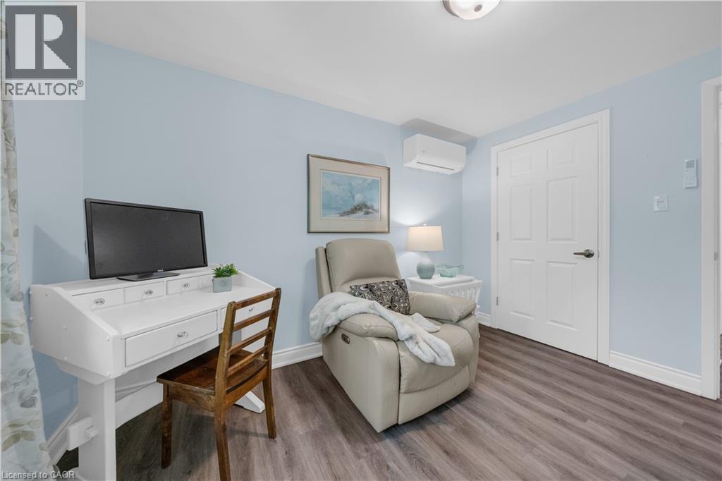 #35 1270 GAINSBOROUGH Drive - 37