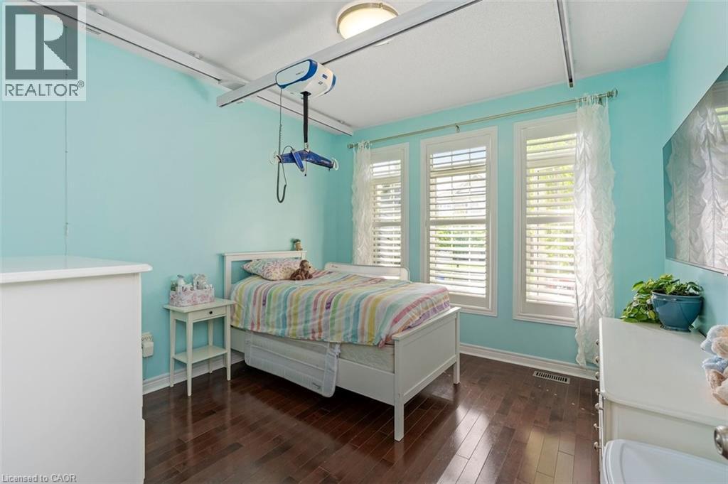 3246 SALTAIRE Crescent - 25