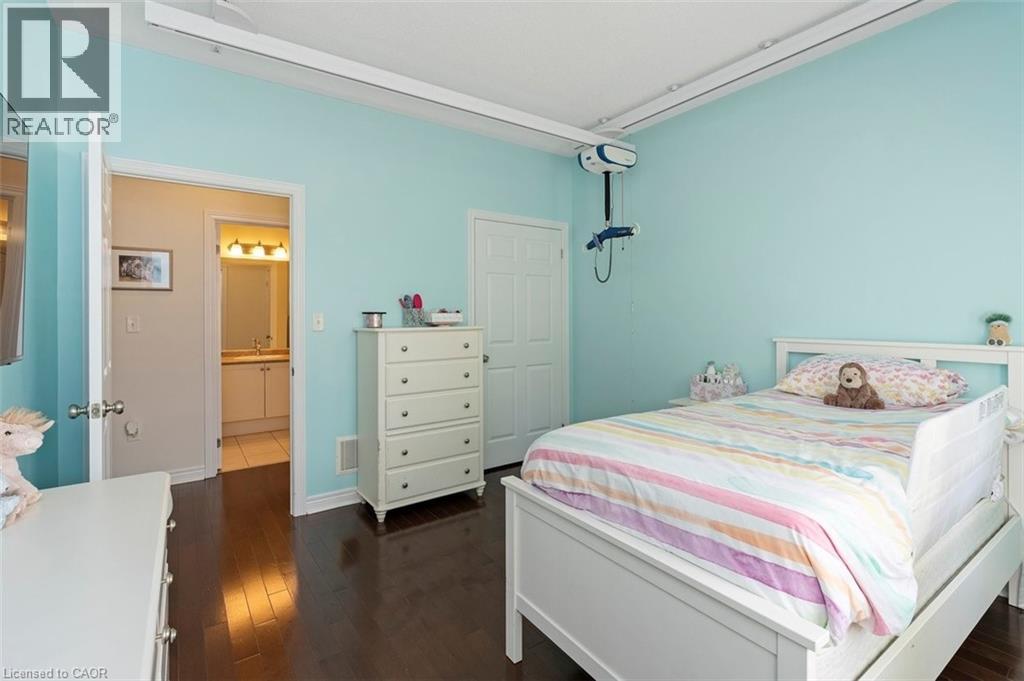 3246 SALTAIRE Crescent - 26