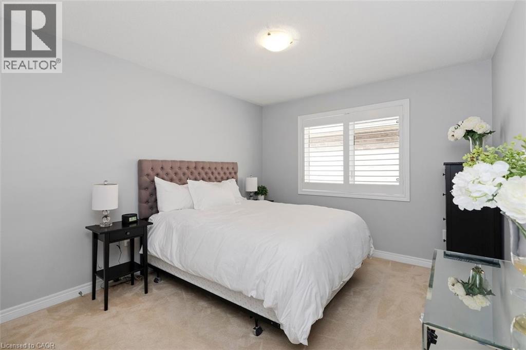 3246 SALTAIRE Crescent - 34