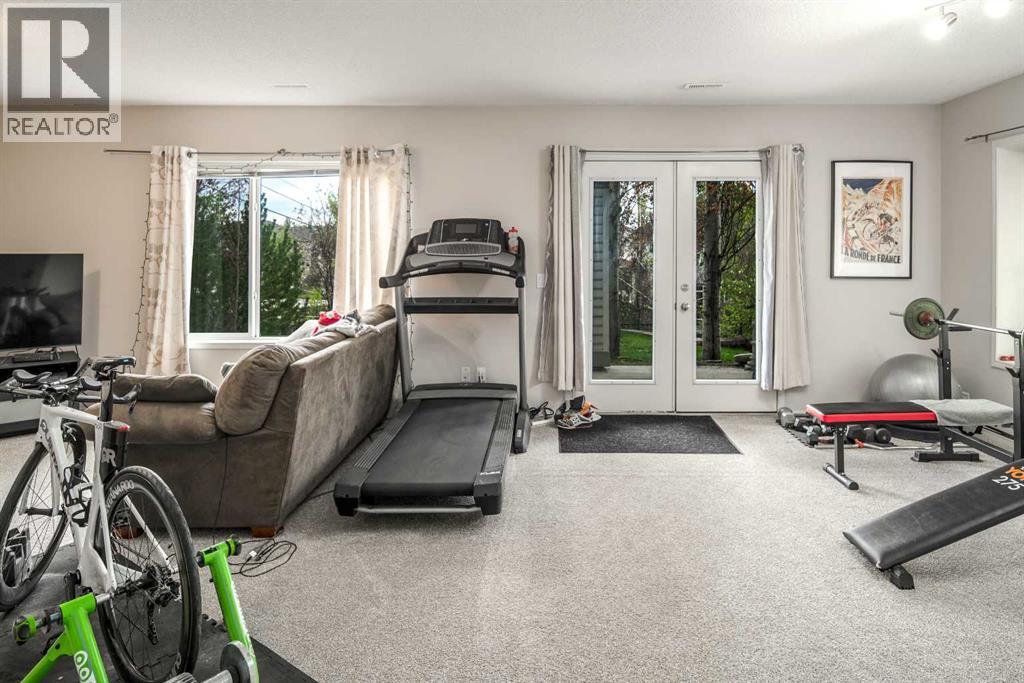 4 Springbank Bay SW - 31