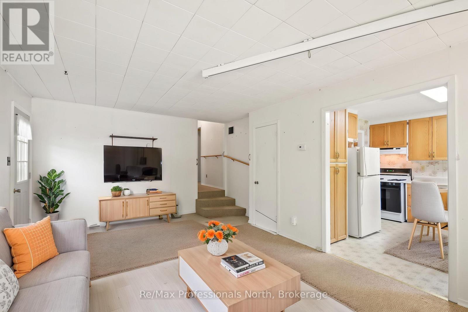 970 FIRST STREET S - 9