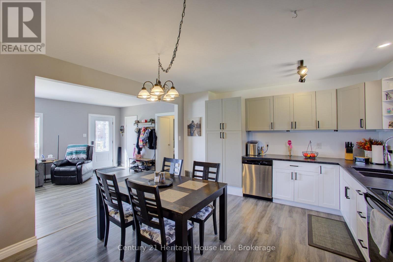 508 DURHAM ROAD W - 11